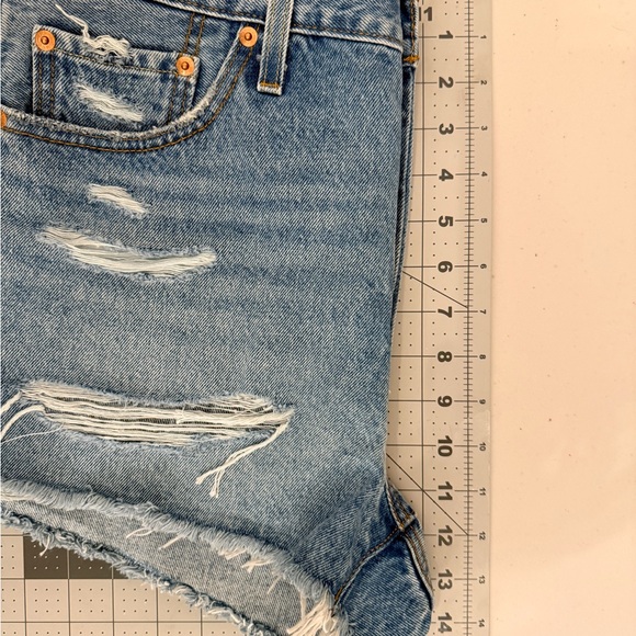 *NWT* Levi's 501 Women's Light Blue Jean Shorts Size 29 - Picture 9 of 9